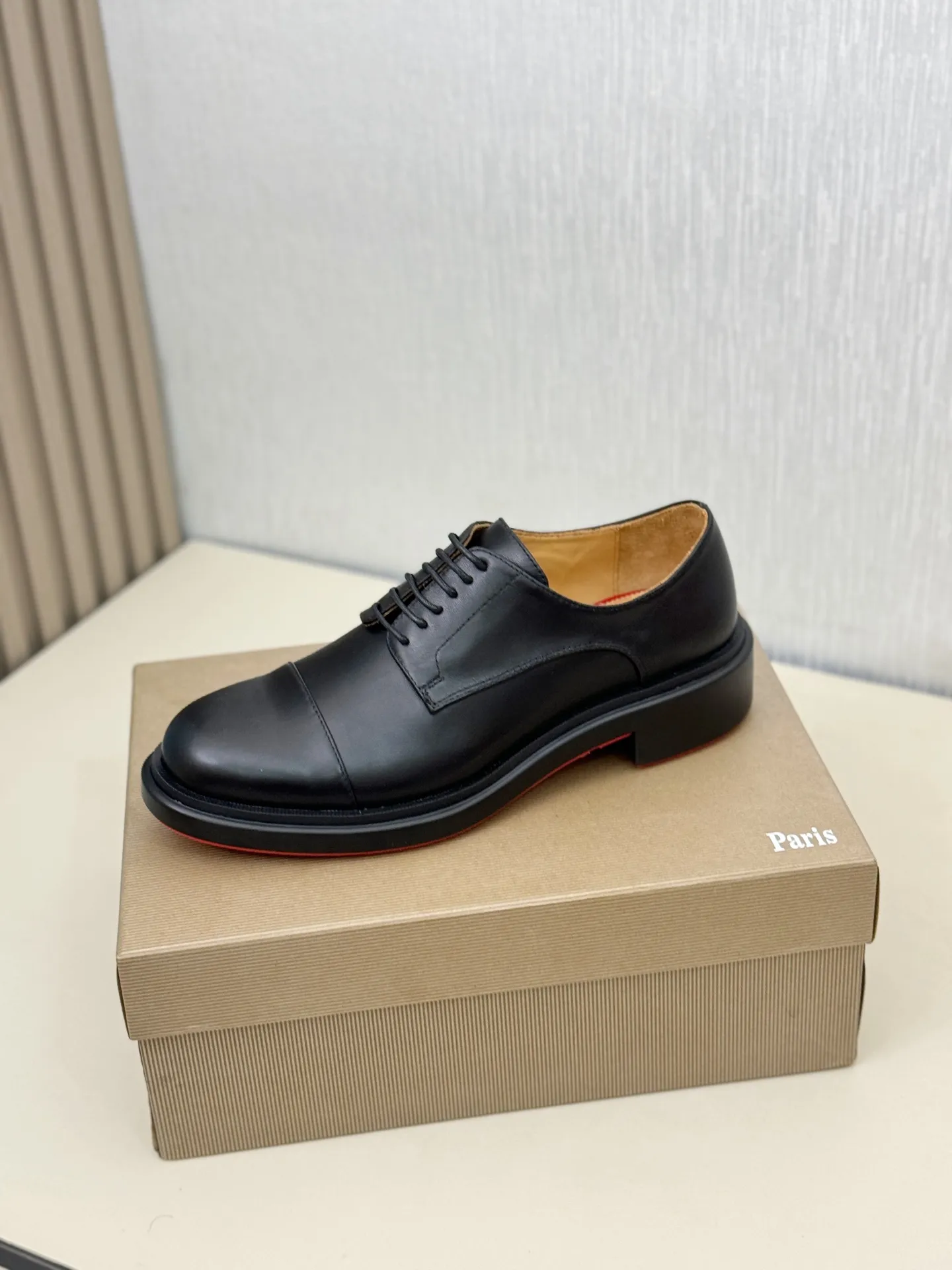 [CL～High-end men's red-soled shoes] Top P: 840💰. Size: 39-44 (38.45.46 can be customized) 🆑Top original order purchasing agent Imported open-edge bead fabric, the lining is made of water-dyed cowhide🉑️ Imported TPU rubber sole, wear-resistant and non-slip, full of European style.